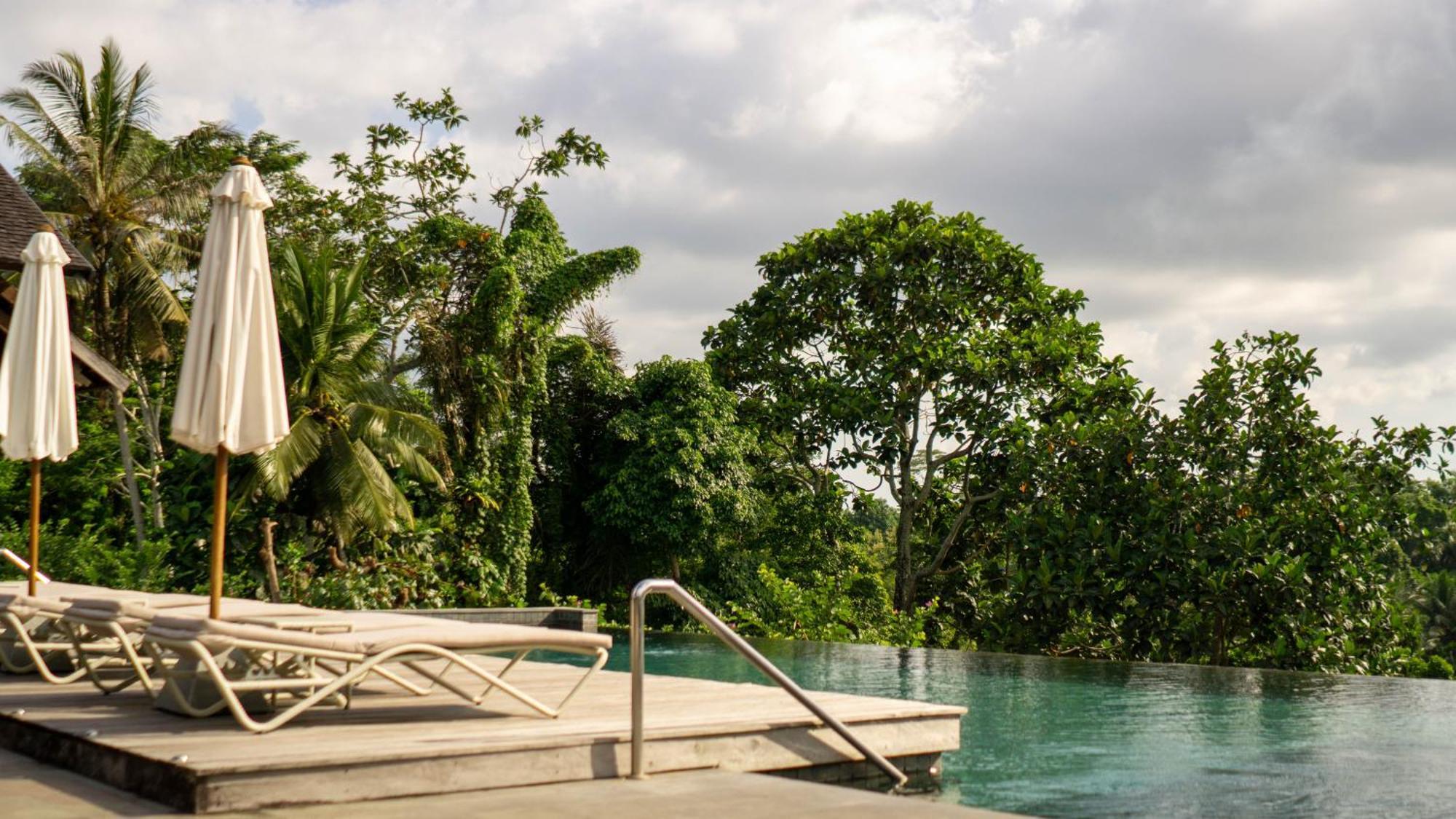 Tejaprana Bisma - CHSE Certified Ubud Exterior foto The swimming pool at the resort